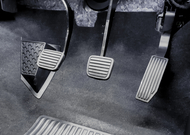 Efikasno kočenje: Zašto prvo kočnica, pa kvačilo?